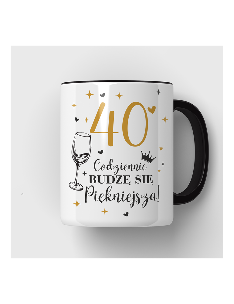Kubek na urodziny  20,30,40,50,60 dla kobiety – Codziennie budzę się piękniejsza